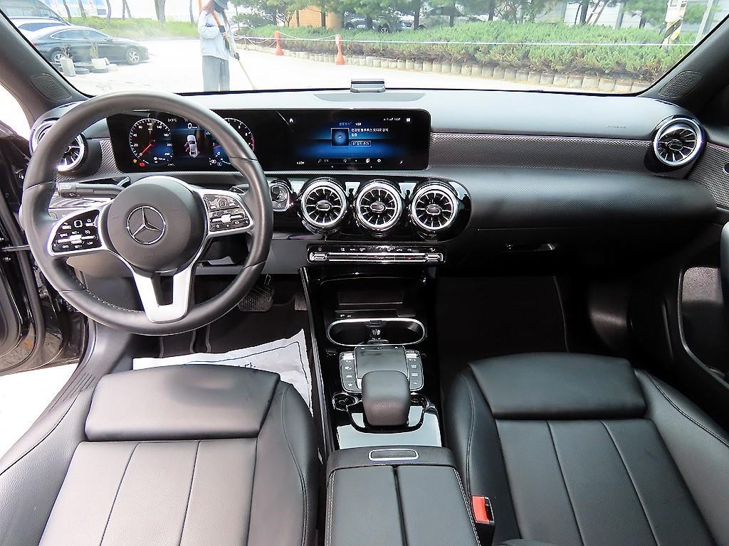 벤츠 A 클래스 A클래스 W177 A220 세단 이미지 7