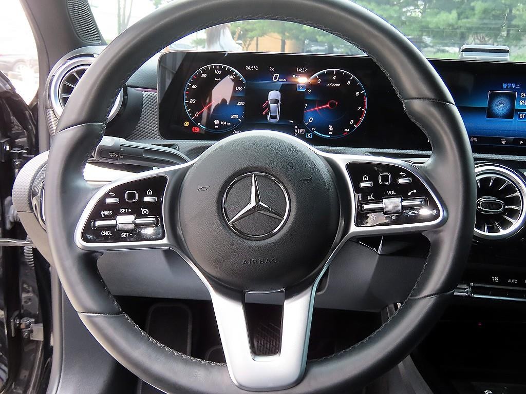 벤츠 A 클래스 A클래스 W177 A220 세단 이미지 8
