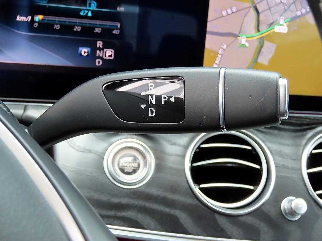 벤츠 E 클래스 E-클래스 W213 E300 4MATIC 아방가르드 이미지 11