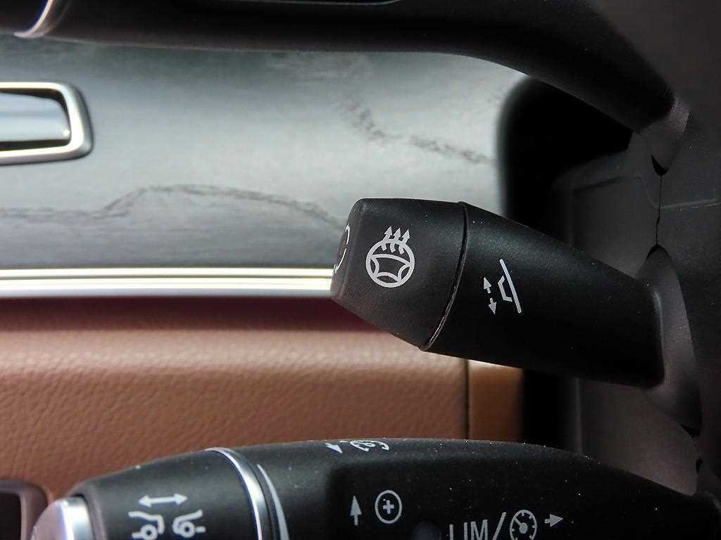벤츠 E 클래스 E-클래스 W213 E300 4MATIC 아방가르드 이미지 12