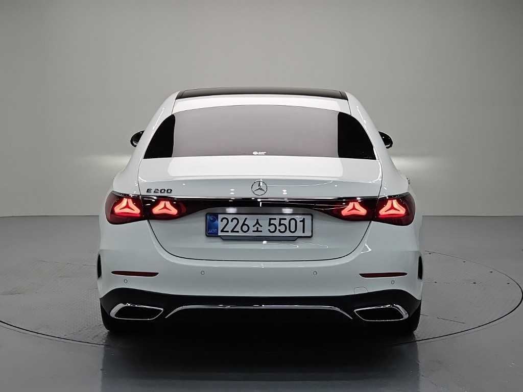 벤츠 E 클래스 E-클래스 W214 E200 AMG 라인 이미지 3