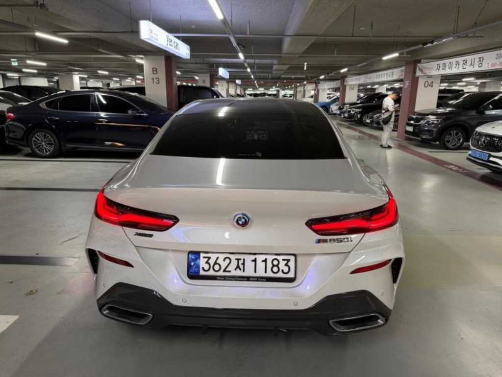 BMW 8시리즈 8시리즈 (G15) M850i xDrive 그란 쿠페 이미지 4