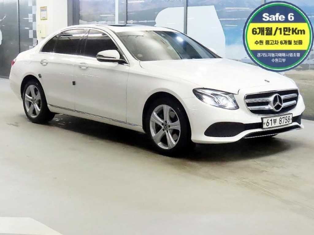 벤츠 E 클래스 E-클래스 W213 E220d 아방가르드 이미지 1