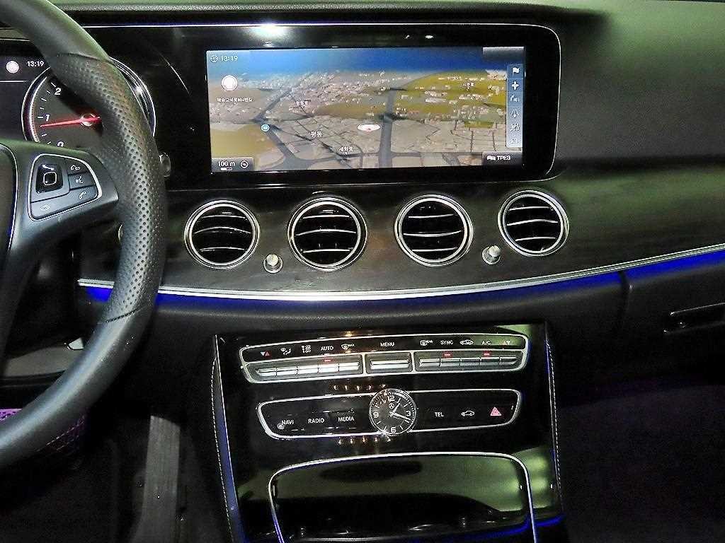 벤츠 E 클래스 E-클래스 W213 E220d 아방가르드 이미지 11