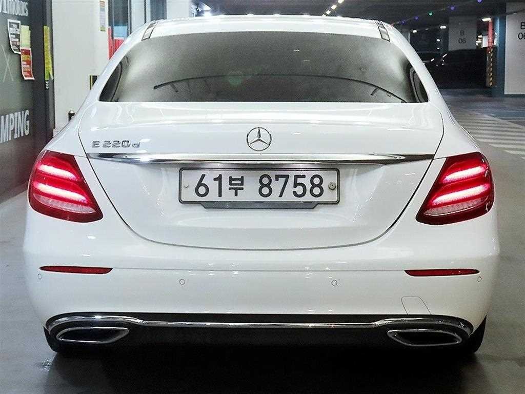 벤츠 E 클래스 E-클래스 W213 E220d 아방가르드 이미지 5