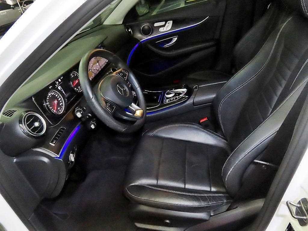 벤츠 E 클래스 E-클래스 W213 E220d 아방가르드 이미지 6
