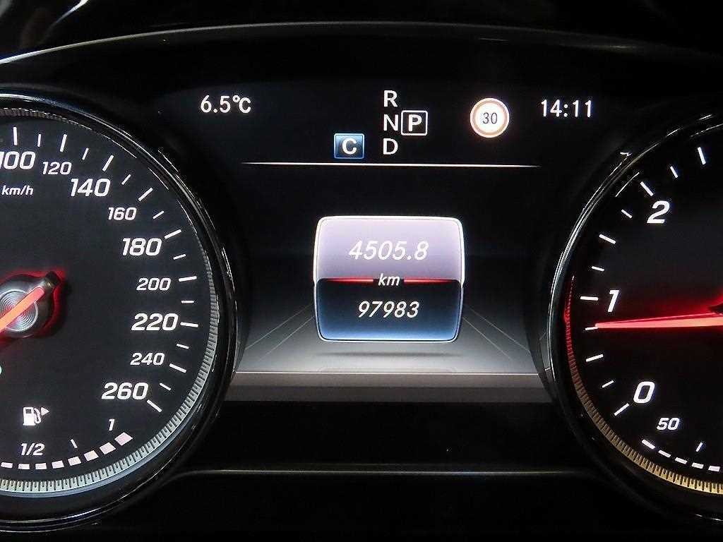 벤츠 E 클래스 E-클래스 W213 E220d 아방가르드 이미지 10