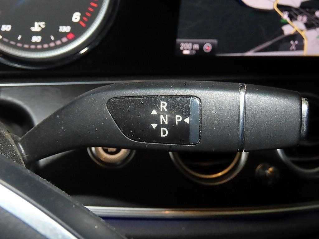 벤츠 E 클래스 E-클래스 W213 E220d 아방가르드 이미지 12