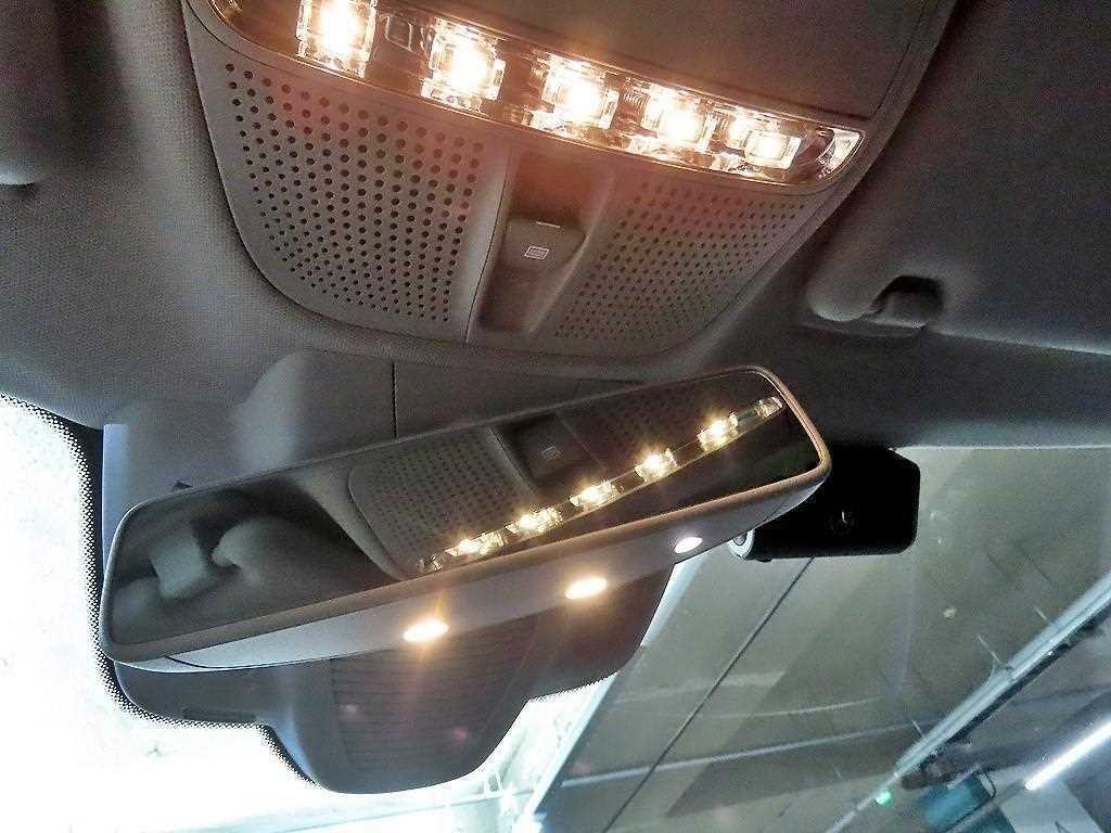 벤츠 E 클래스 E-클래스 W213 E220d 아방가르드 이미지 16