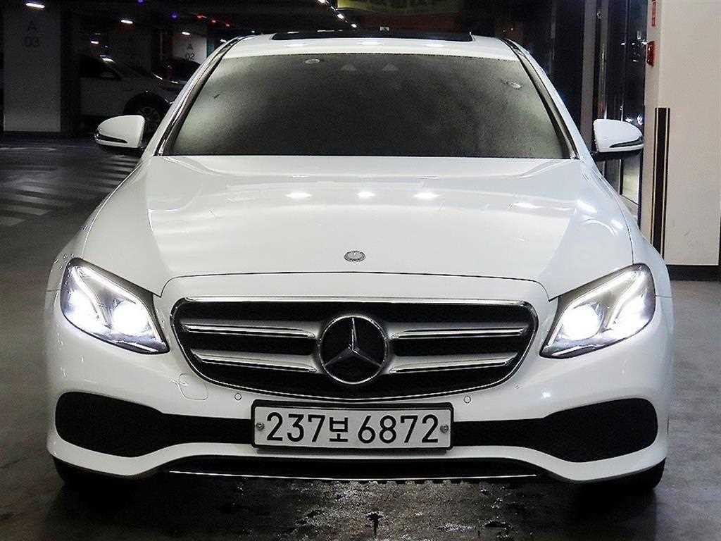 벤츠 E 클래스 E-클래스 W213 E220d 아방가르드 이미지 2