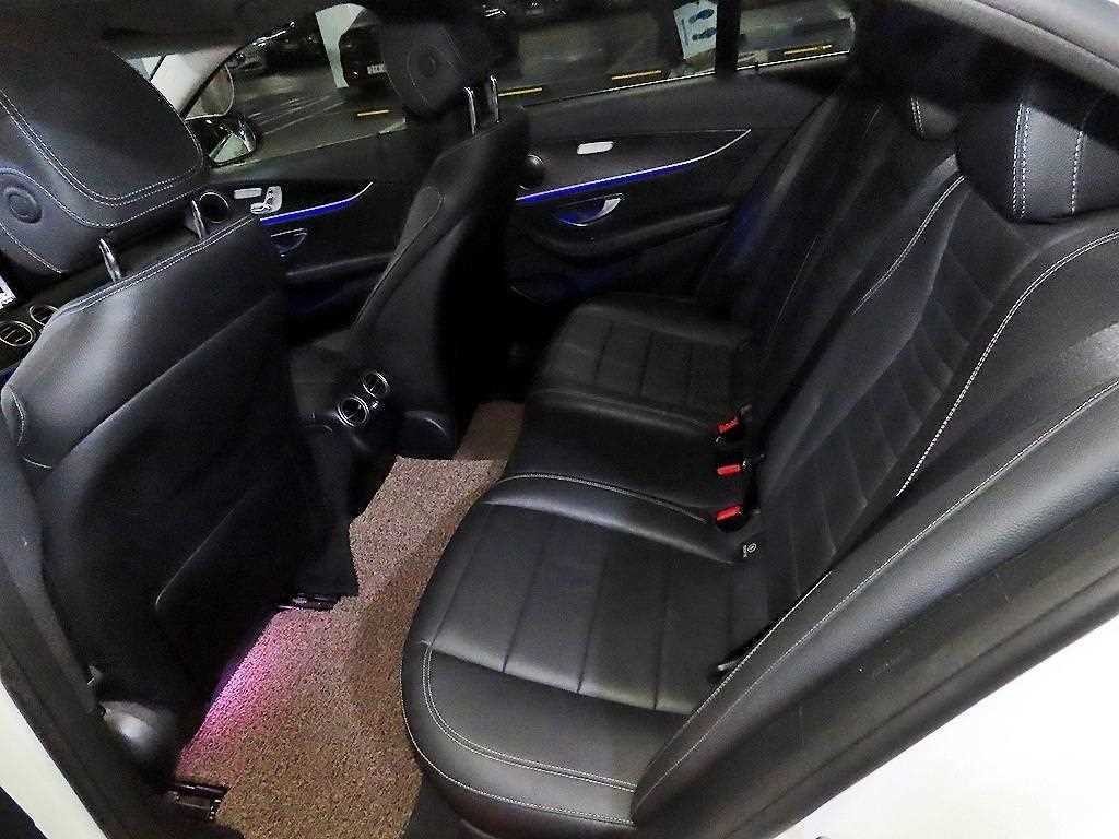 벤츠 E 클래스 E-클래스 W213 E220d 아방가르드 이미지 7