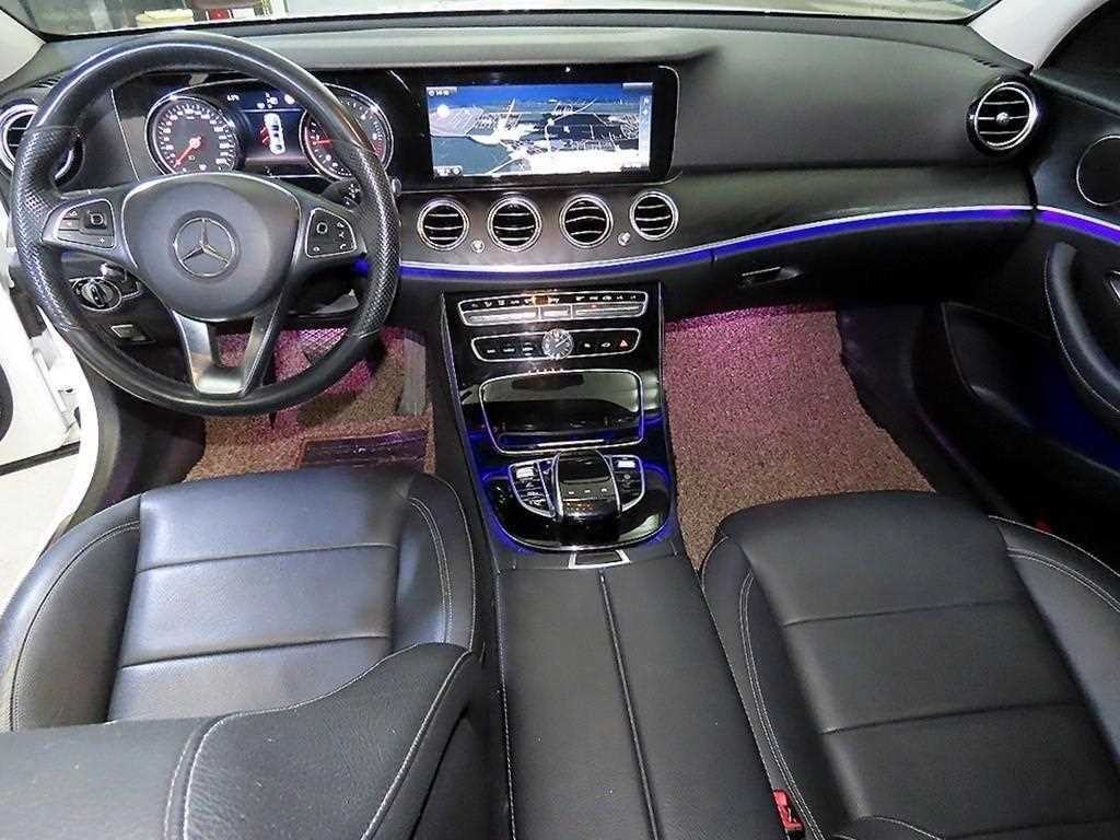 벤츠 E 클래스 E-클래스 W213 E220d 아방가르드 이미지 8