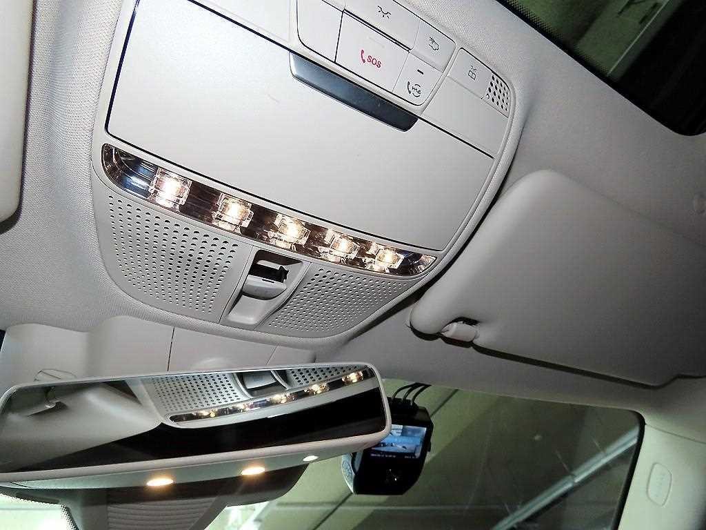 벤츠 E 클래스 E-클래스 W213 E300 4MATIC 아방가르드 이미지 15