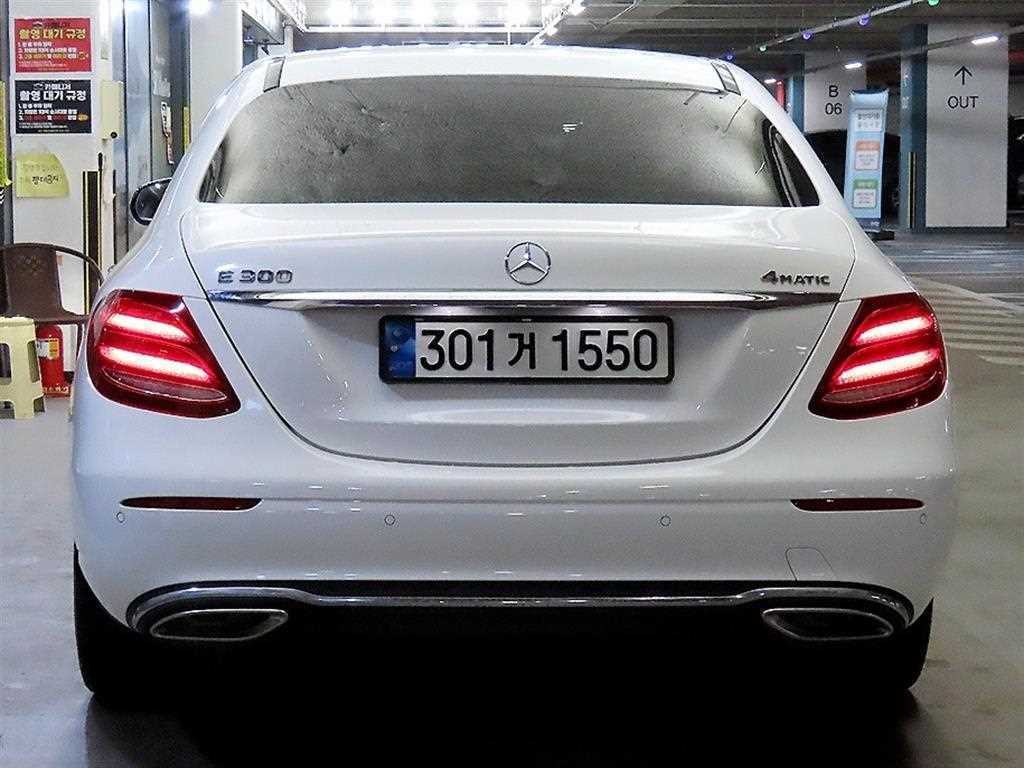 벤츠 E 클래스 E-클래스 W213 E300 4MATIC 아방가르드 이미지 5