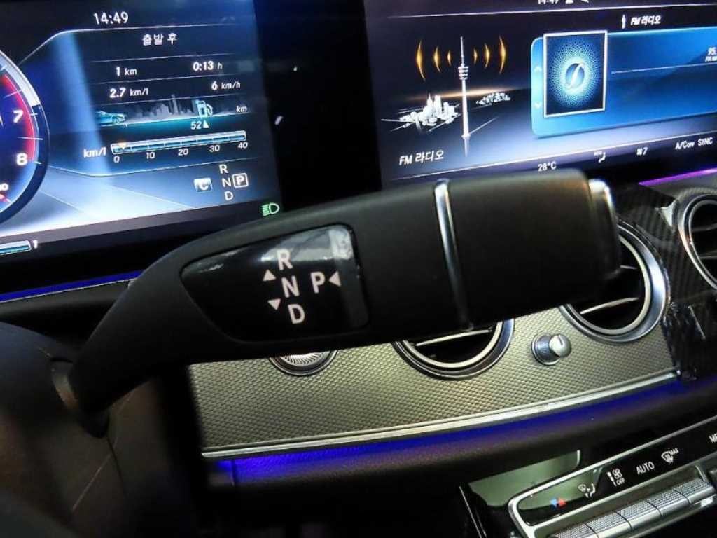 벤츠 E 클래스 E-클래스 W213 E300 아방가르드 이미지 12