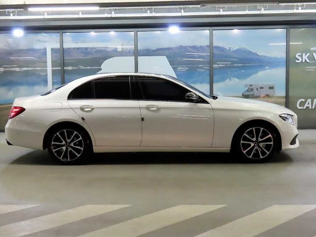벤츠 E 클래스 E-클래스 W213 E300 아방가르드 이미지 3