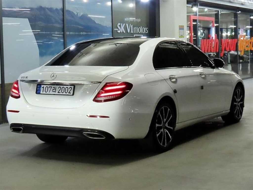 벤츠 E 클래스 E-클래스 W213 E300 아방가르드 이미지 4