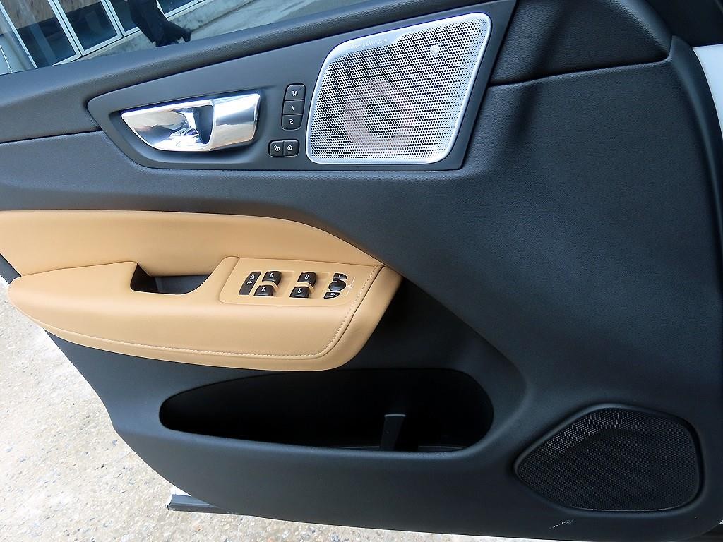볼보 XC60 XC60(2세대) T6 AWD 인스크립션 이미지 12