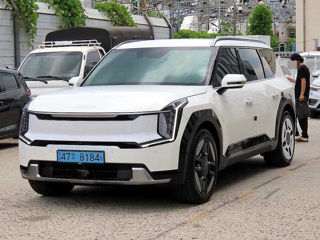 기아 EV9 롱레인지 4WD 어스 이미지 2