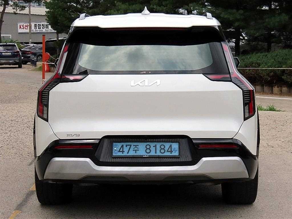 기아 EV9 롱레인지 4WD 어스 이미지 4