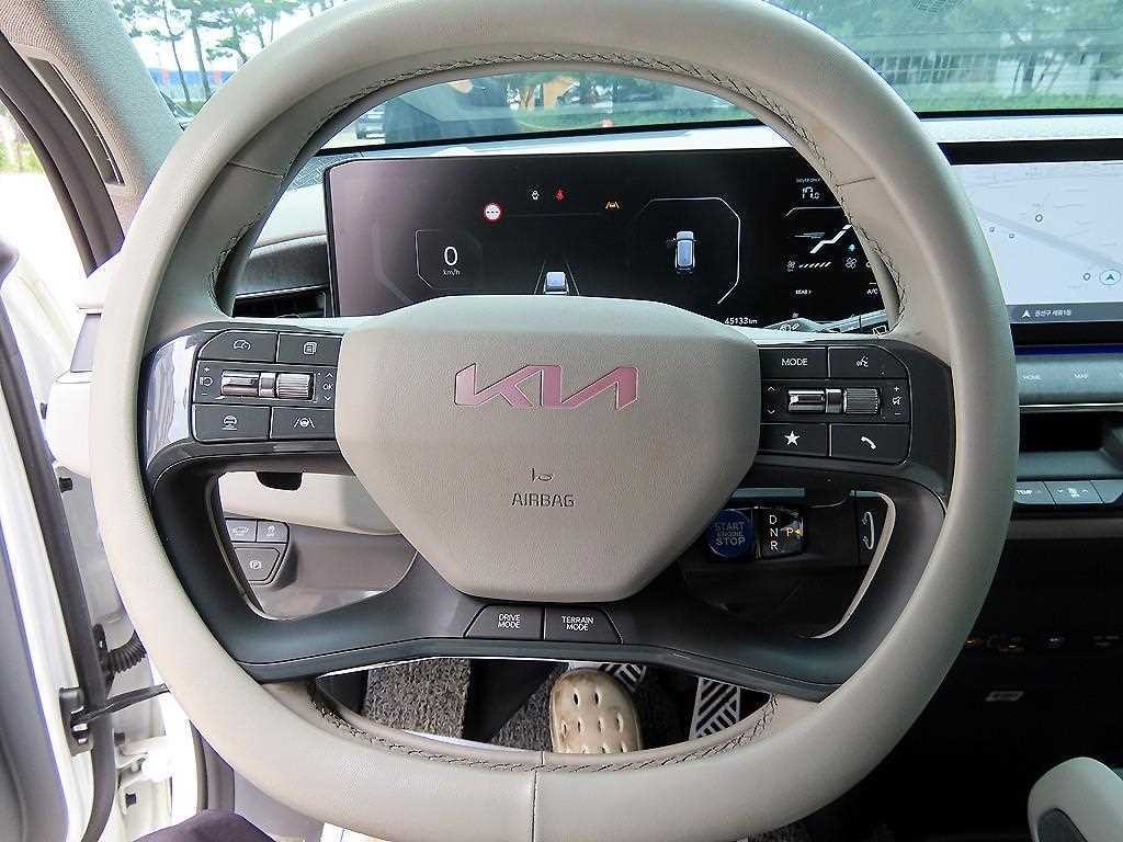 기아 EV9 롱레인지 4WD 어스 이미지 8