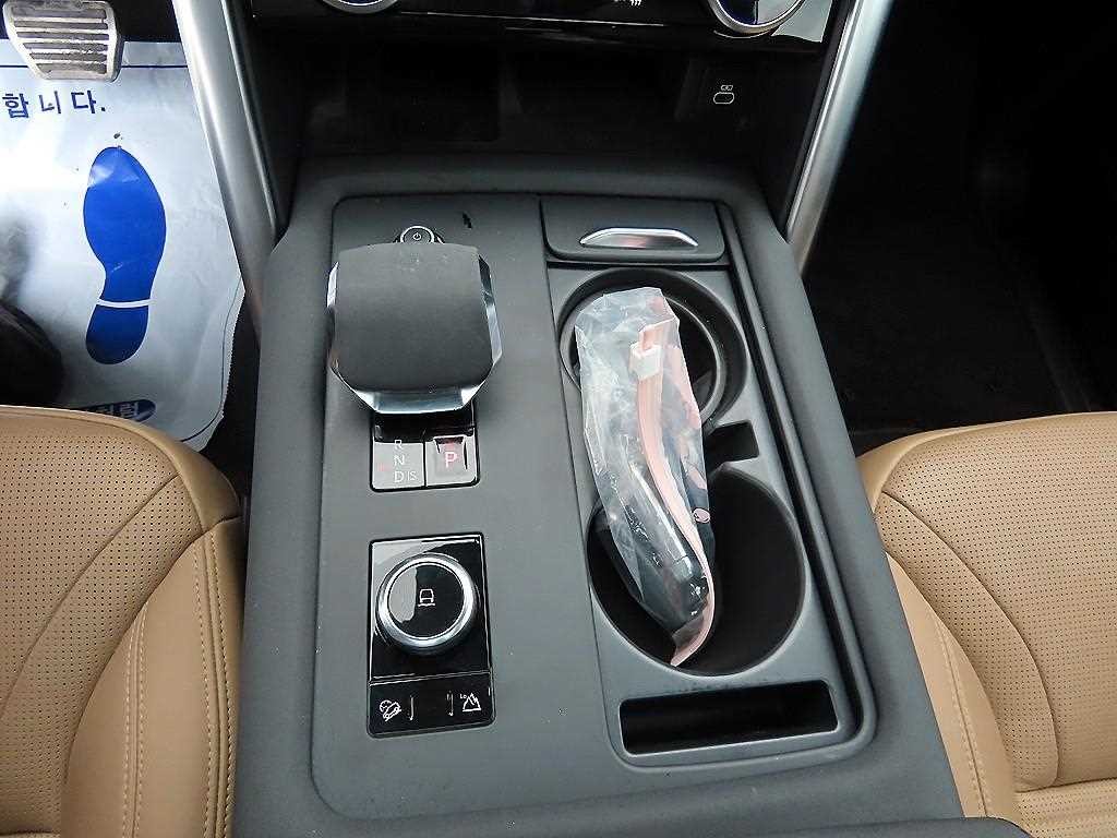 랜드로버 디스커버리 디스커버리5 3.0 D300 R-다이나믹 HSE 이미지 10