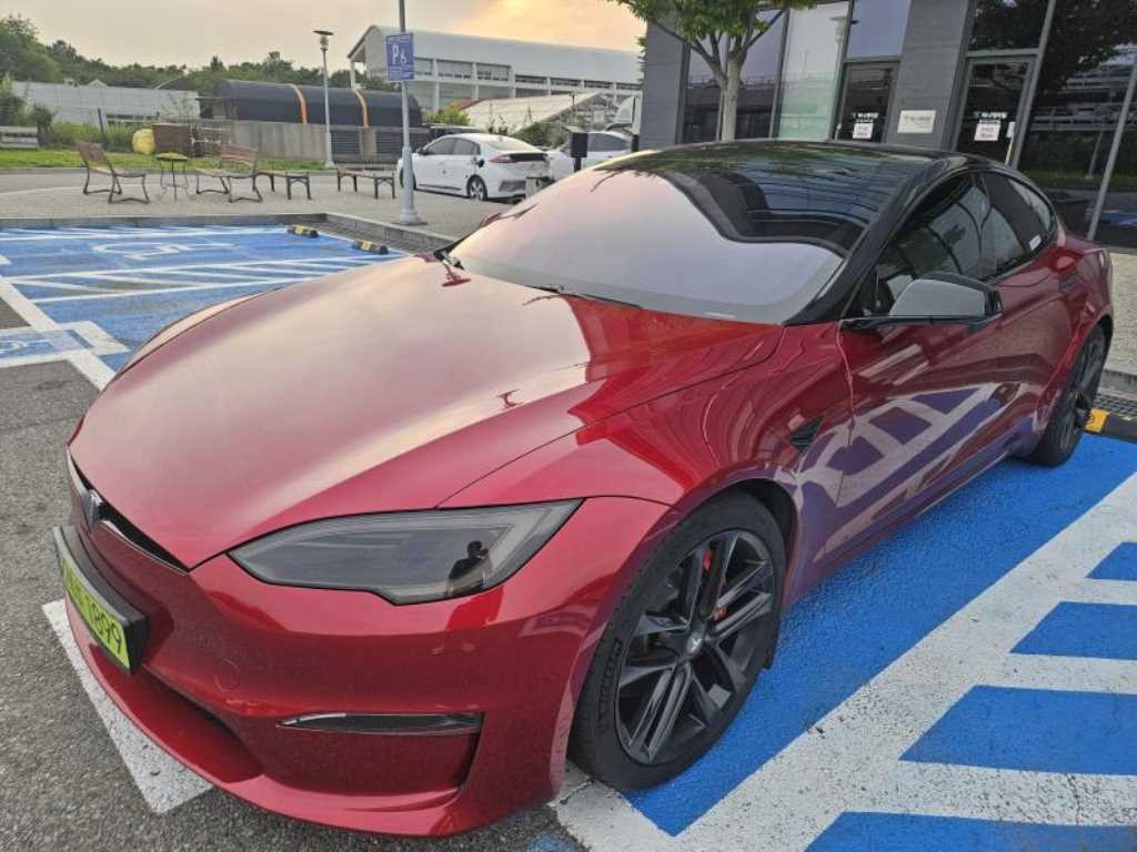 테슬라 모델 S AWD 이미지 3