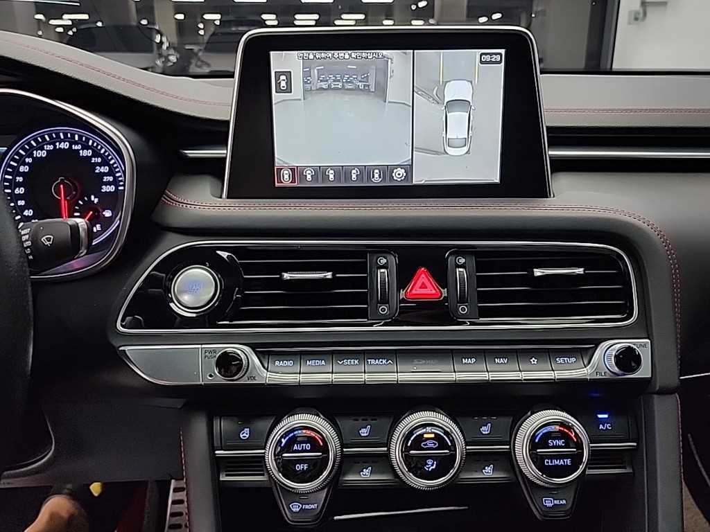 제네시스 G70 2.0T AWD 스포츠 패키지 이미지 10