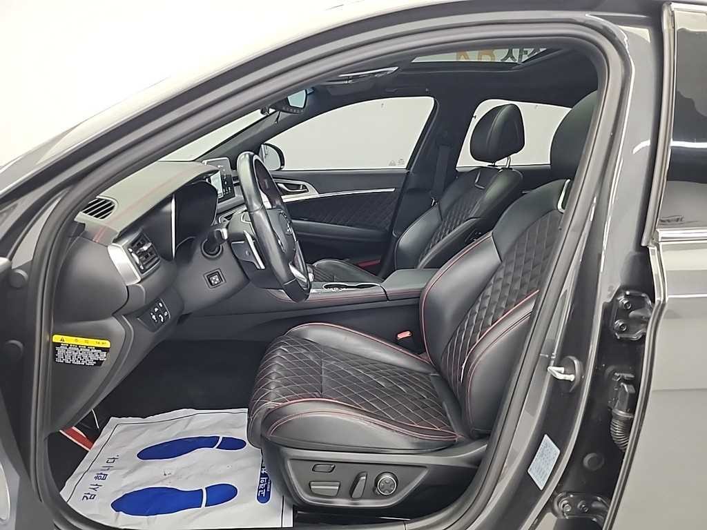 제네시스 G70 2.0T AWD 스포츠 패키지 이미지 11