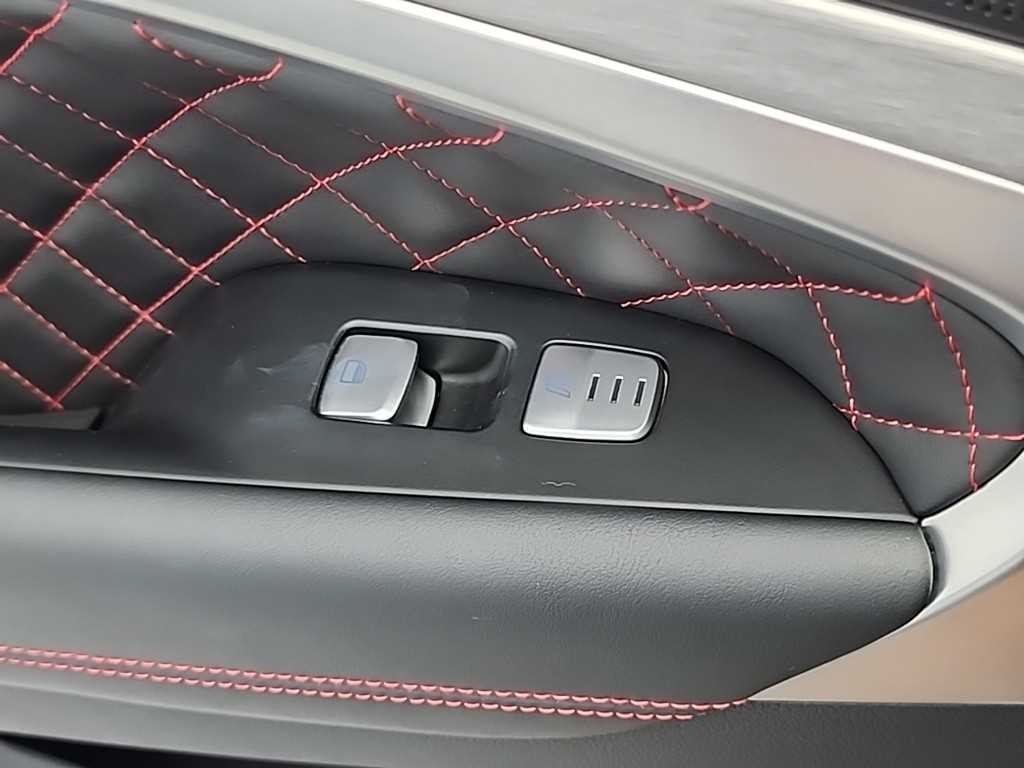 제네시스 G70 2.0T AWD 스포츠 패키지 이미지 14