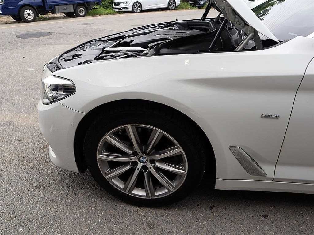 BMW 5시리즈 5시리즈 (G30) 520i 럭셔리 이미지 18