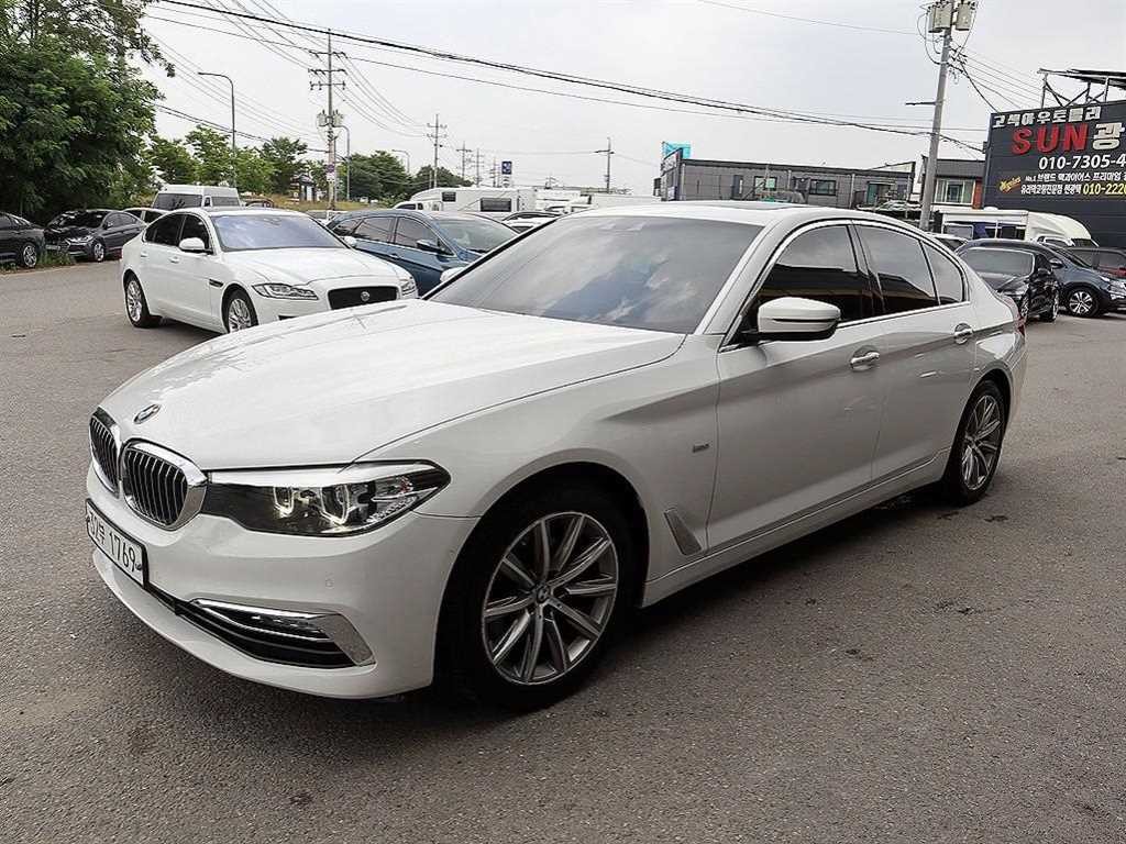 BMW 5시리즈 5시리즈 (G30) 520i 럭셔리 이미지 2