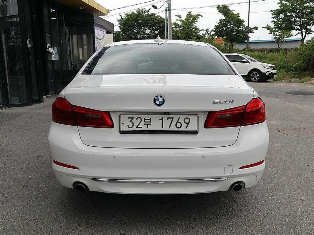 BMW 5시리즈 5시리즈 (G30) 520i 럭셔리 이미지 4