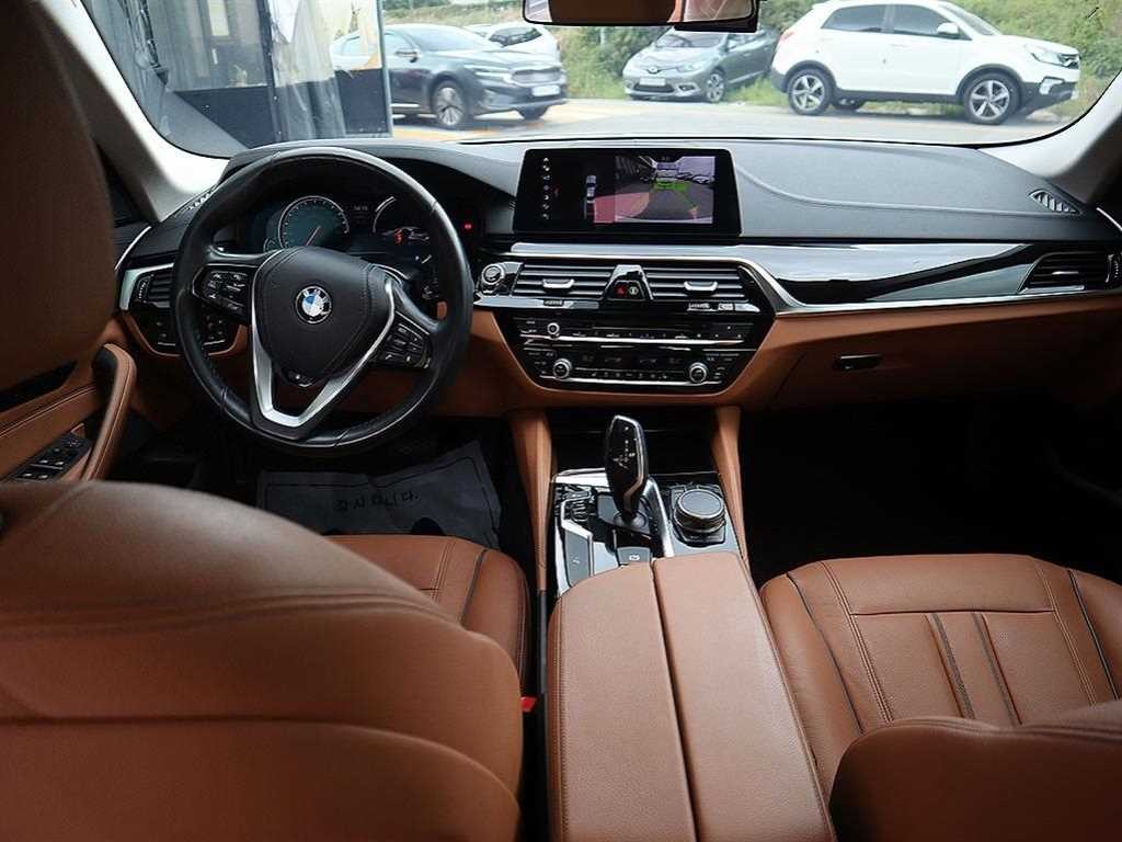 BMW 5시리즈 5시리즈 (G30) 520i 럭셔리 이미지 5