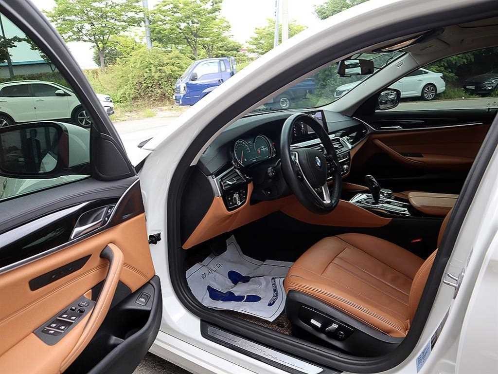 BMW 5시리즈 5시리즈 (G30) 520i 럭셔리 이미지 6