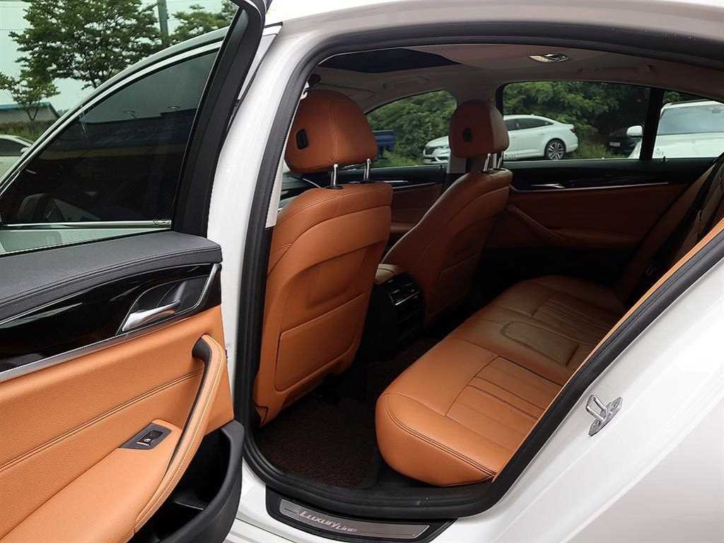 BMW 5시리즈 5시리즈 (G30) 520i 럭셔리 이미지 7