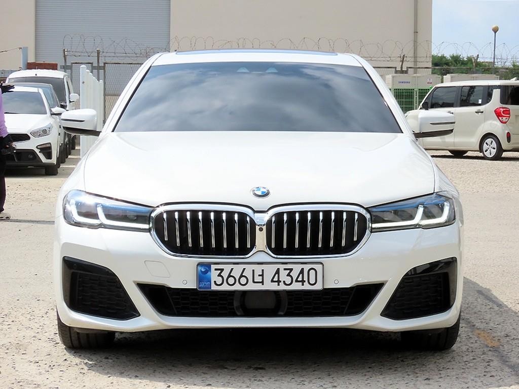 BMW 5시리즈 5시리즈 (G30) 520d xDrive M 스포츠 플러스 이미지 1