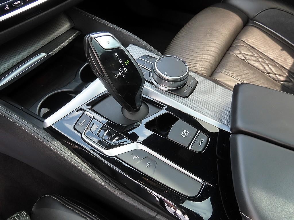 BMW 5시리즈 5시리즈 (G30) 520d xDrive M 스포츠 플러스 이미지 11