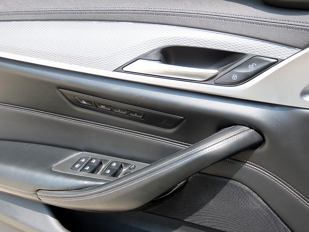 BMW 5시리즈 5시리즈 (G30) 520d xDrive M 스포츠 플러스 이미지 12