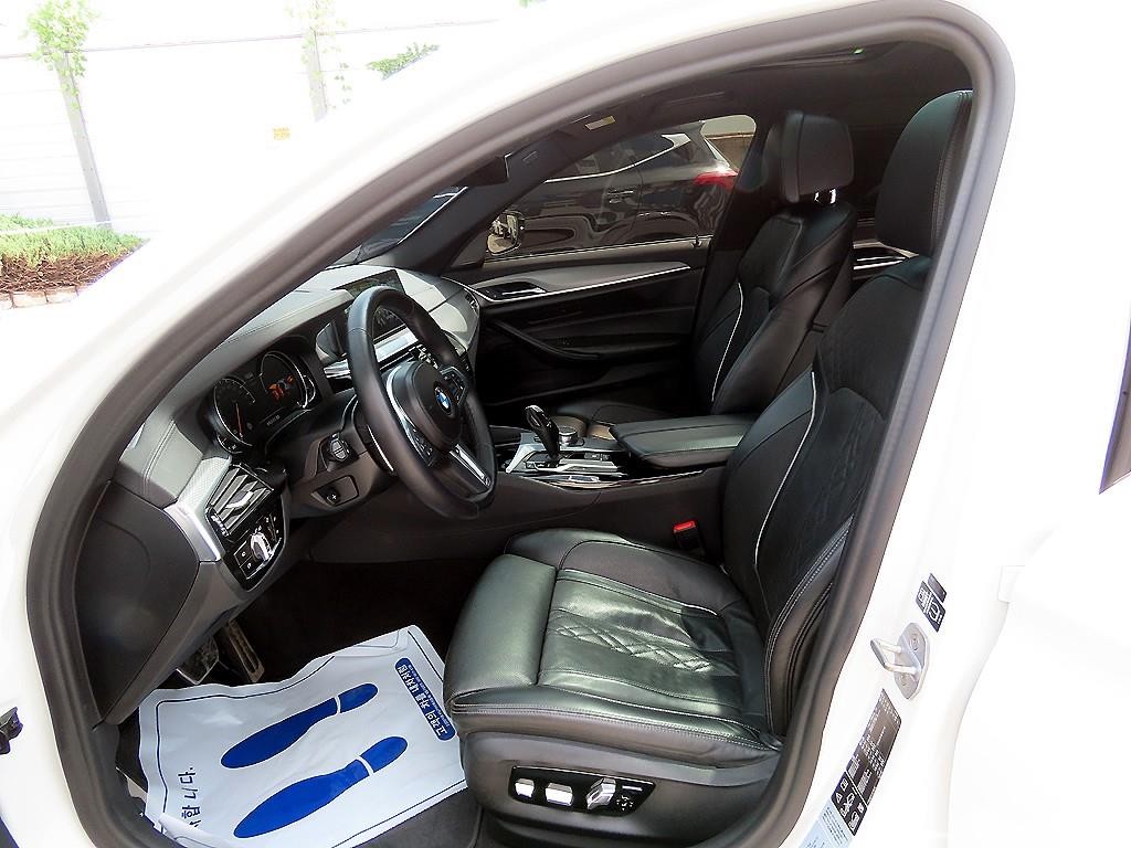 BMW 5시리즈 5시리즈 (G30) 520d xDrive M 스포츠 플러스 이미지 5