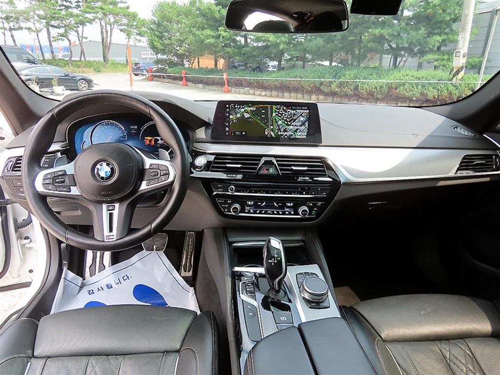 BMW 5시리즈 5시리즈 (G30) 520d xDrive M 스포츠 플러스 이미지 7