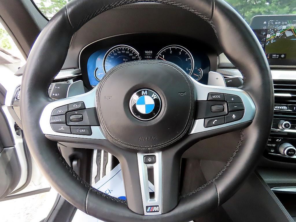 BMW 5시리즈 5시리즈 (G30) 520d xDrive M 스포츠 플러스 이미지 8