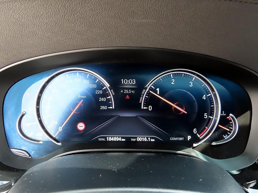 BMW 5시리즈 5시리즈 (G30) 520d xDrive M 스포츠 플러스 이미지 9