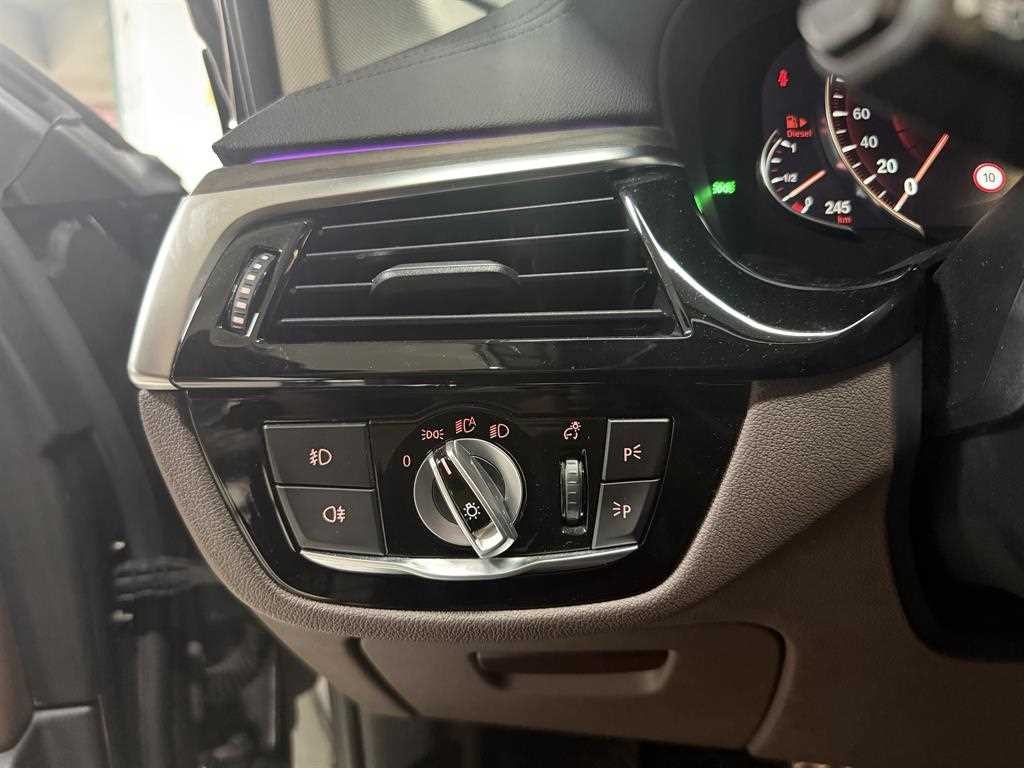 BMW 5시리즈 5시리즈 (G30) 520d xDrive 럭셔리 플러스 이미지 14