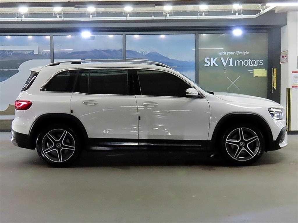 벤츠 GLB 클래스 GLB클래스 X247 GLB 250 4MATIC 이미지 3