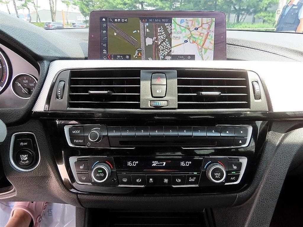 BMW 3시리즈 3시리즈 (F30) 320d M 스포츠 이미지 14