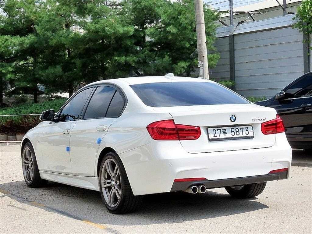 BMW 3시리즈 3시리즈 (F30) 320d M 스포츠 이미지 3