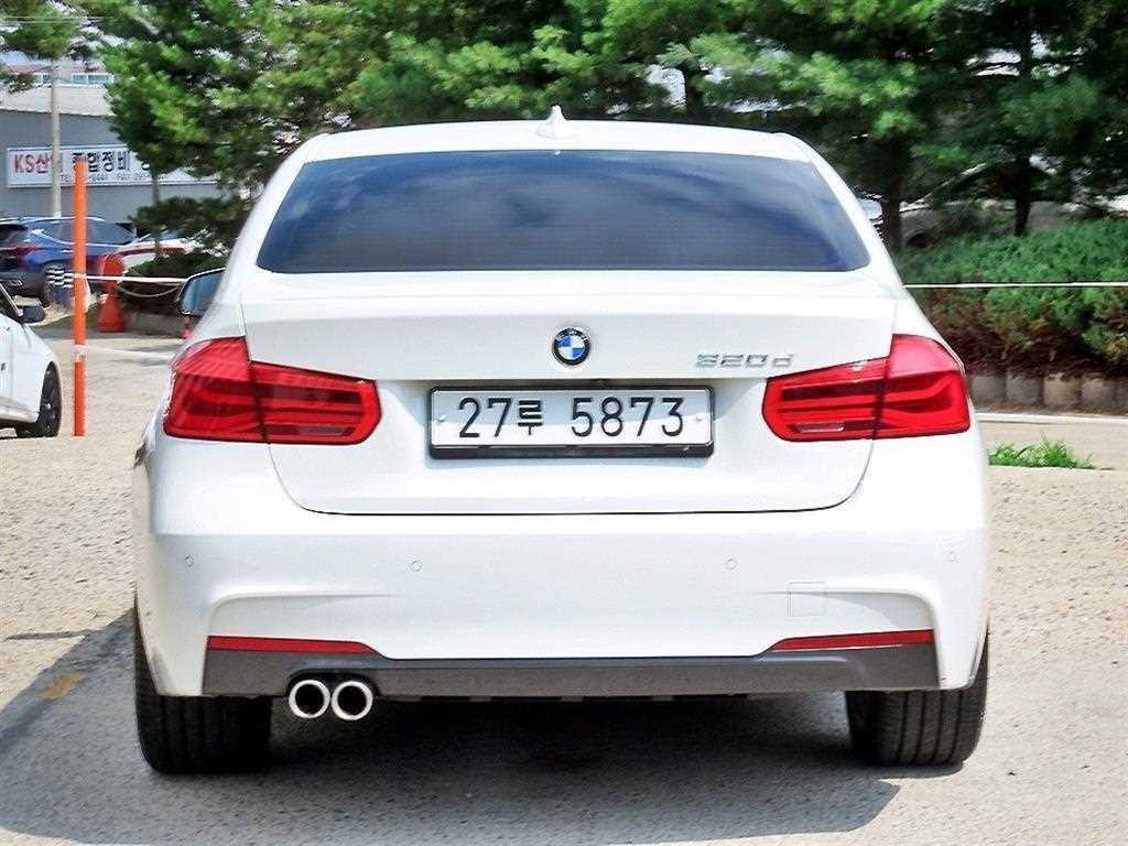 BMW 3시리즈 3시리즈 (F30) 320d M 스포츠 이미지 4