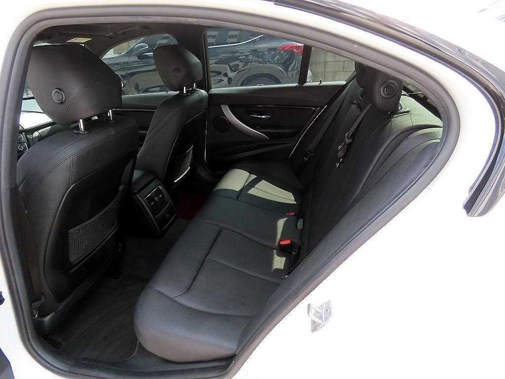 BMW 3시리즈 3시리즈 (F30) 320d M 스포츠 이미지 6