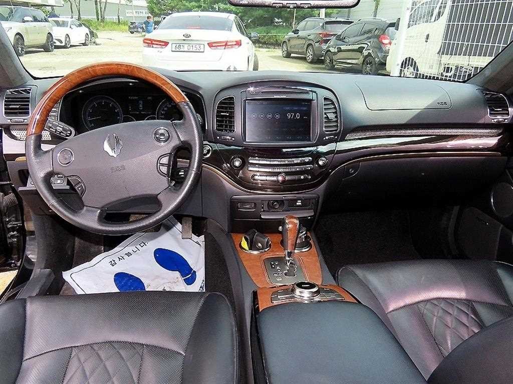 KG모빌리티(쌍용) 체어맨 뉴체어맨W 가솔린 2WD CW600 프레스티지 이미지 7